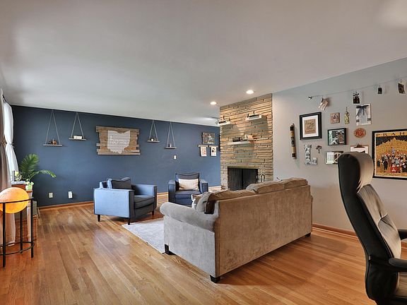 4th image of 791 Brookside Dr