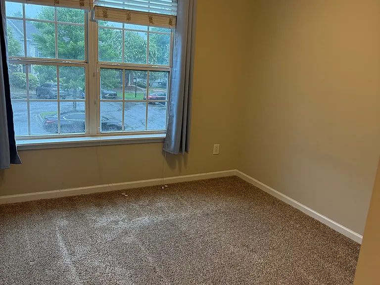 10143 Ballyclare Ct — Photo 16
