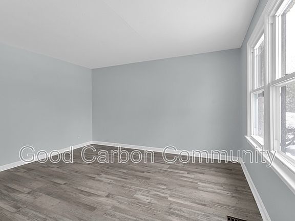 3rd image of 854 Richmond Ave