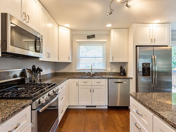 5th image of 1332 E Gloria Dr