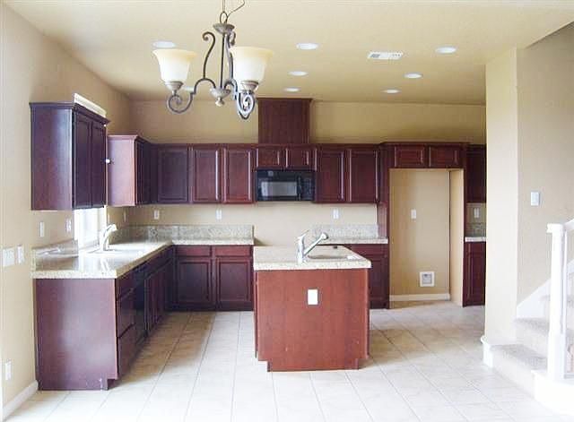 2nd image of 1034 Norwich Way