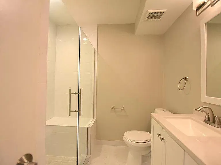 Royal Oak Place Apartments — Photo 21