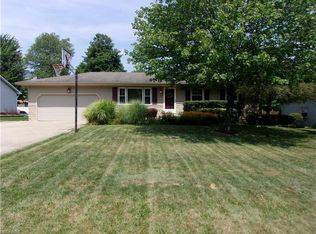 610 Dorchester Dr, Hubbard, OH