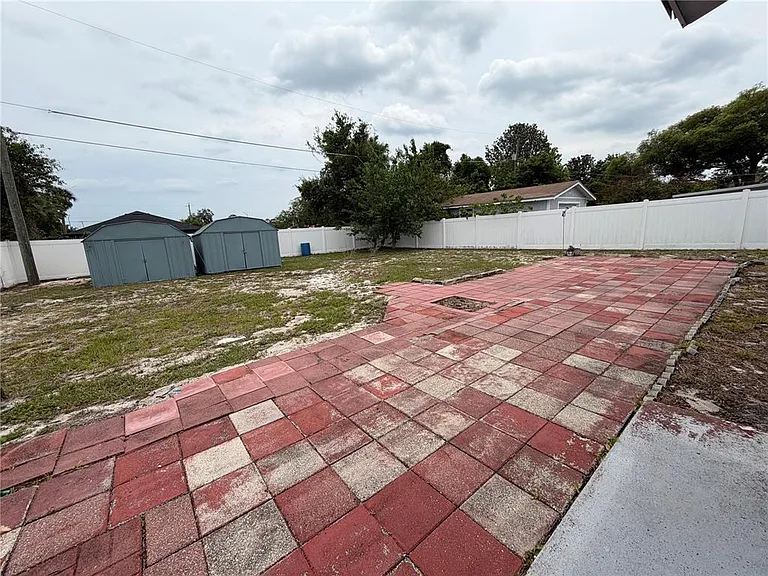 1767 Valencia Ave — Photo 29