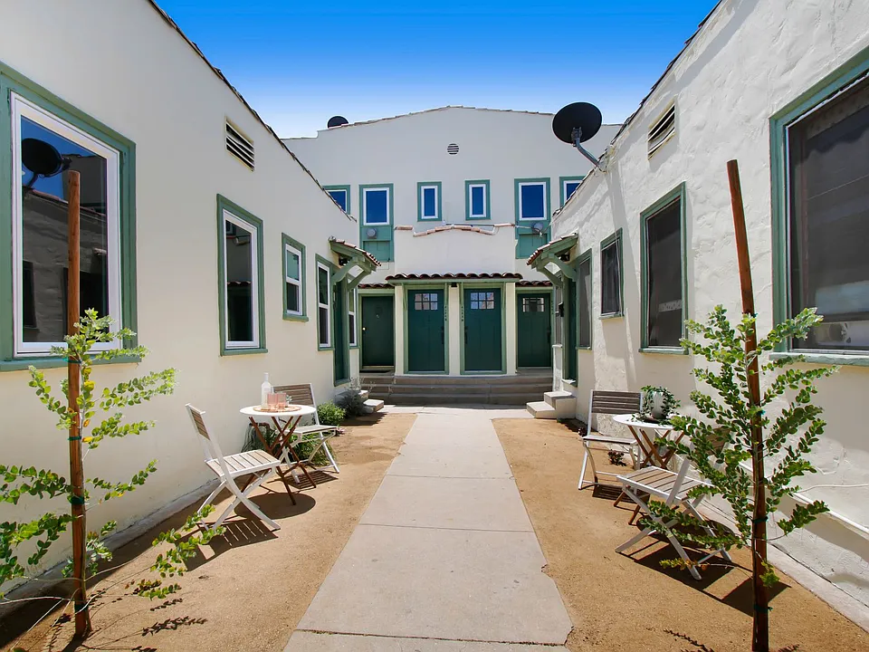 4342 Burns Ave