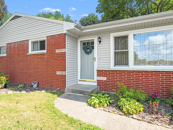 2nd image of 8027 Waylee St