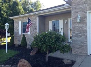 1162 Ridge Lake Dr, Mineral Ridge, OH 44440