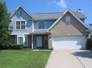 327 Meadowgrove Dr, Englewood, OH 45322
