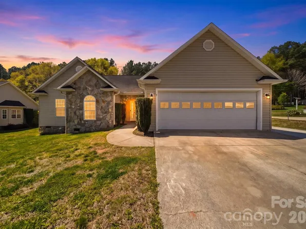 5175 Landing View Dr, Granite Falls, NC 28630