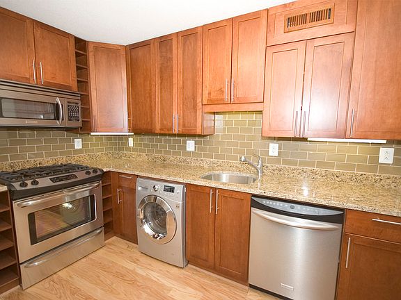 Washer/Dryer in unit