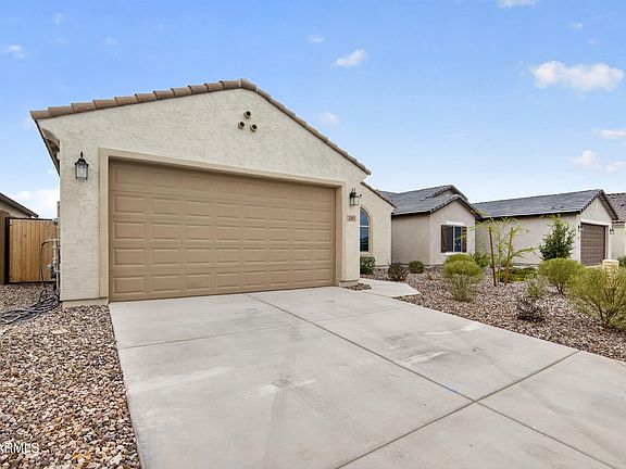 3rd image of 2869 N Coronado Drive