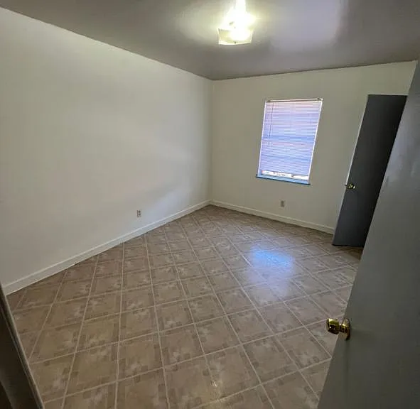 5436 Makeig St — Photo 8