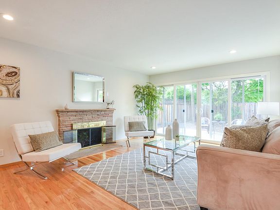 5th image of 1022 Inverness Way