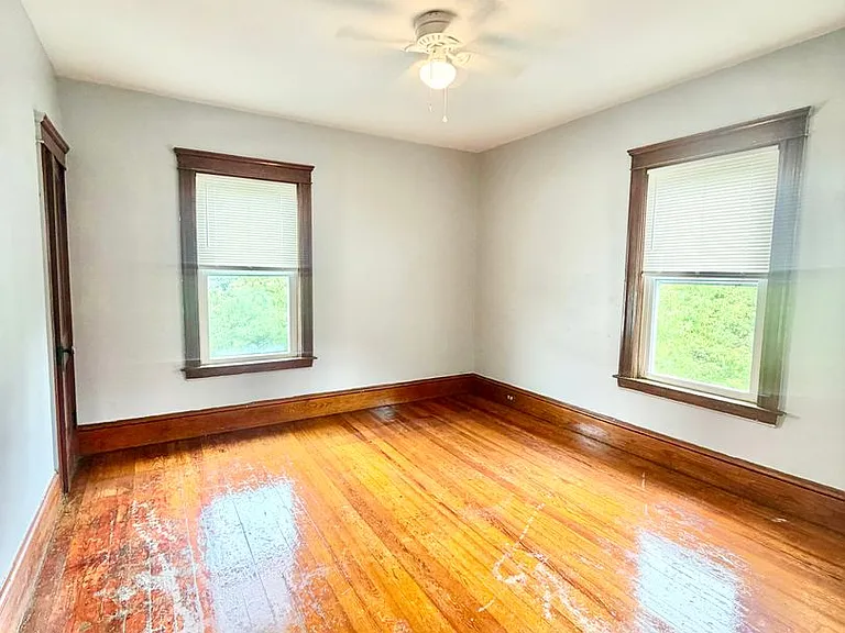 212 Welles Street — Photo 9