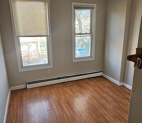 4th image of 540 Lamberton St