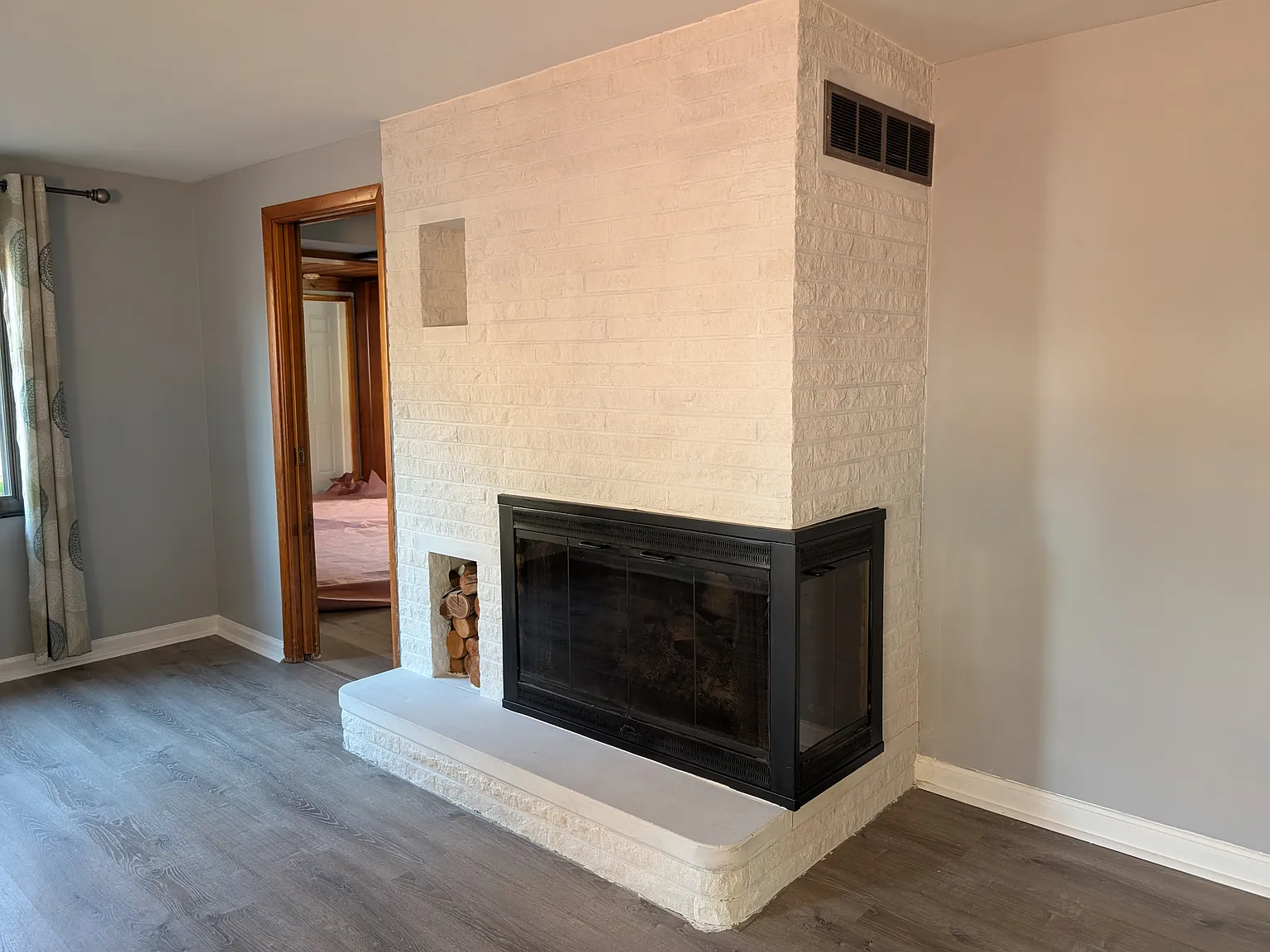 3 bed, 1.5 bath, 1376 sqft, $1,850 — Photo 3