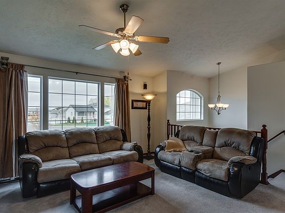 5th image of 1304 E Wilding Ave