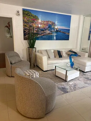 2 bed, 972 sqft, $2,500 — Photo 2