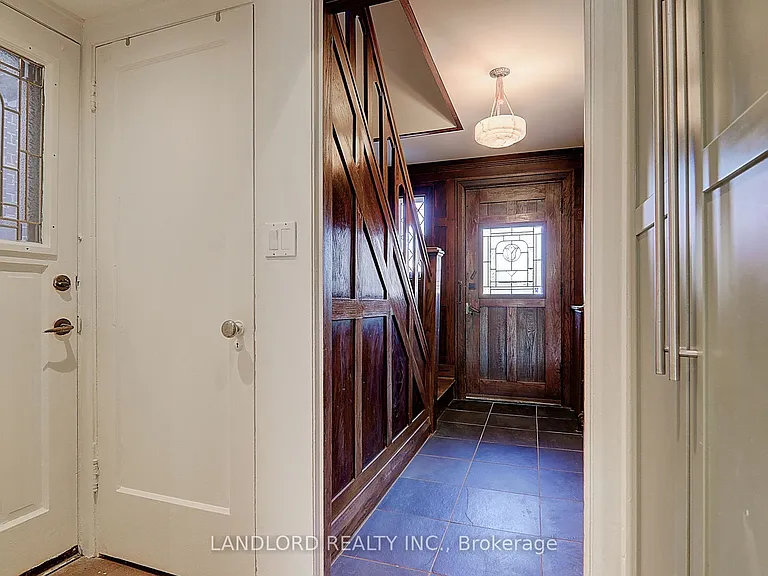 138 Fallingbrook Rd — Photo 32