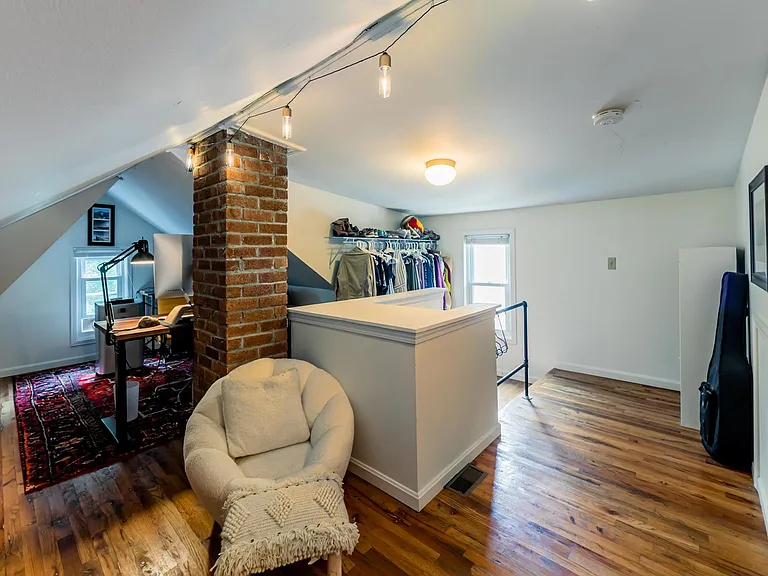 225 N Fairview Ave — Photo 11