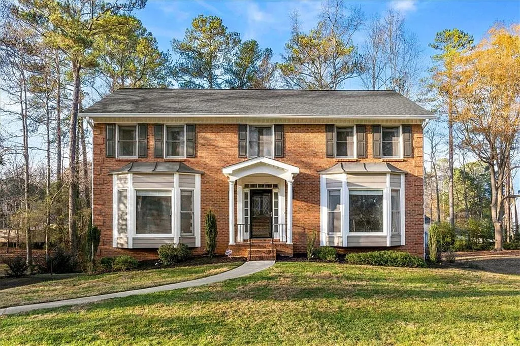 4 bed, 4.0 bath, 3474 sqft, $2,995 — Photo 1