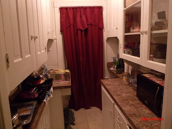 2nd image of 24 1/2 Tuxedo Ave #1