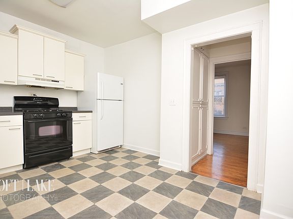 3rd image of 2057 W North Ave APT 3