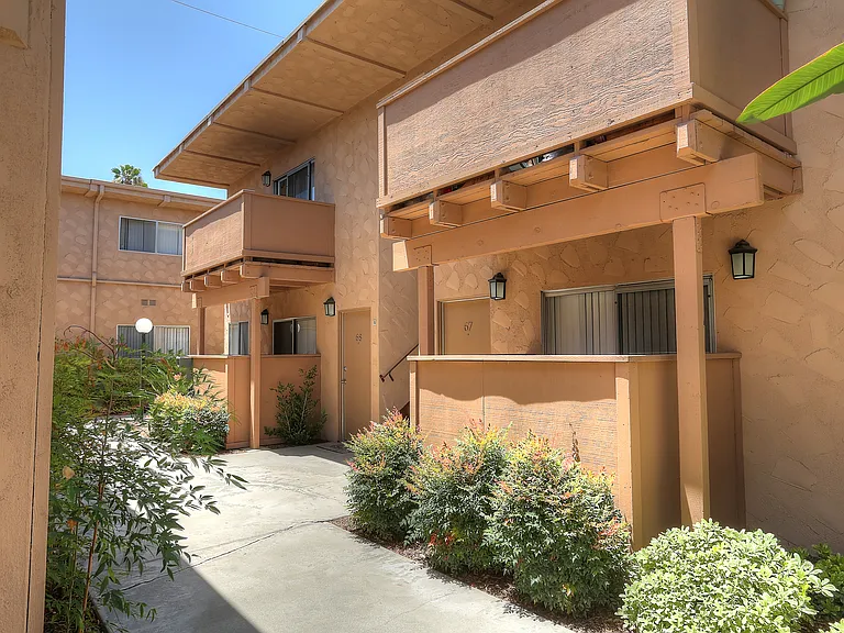 16251 Woodruff Ave — Photo 16