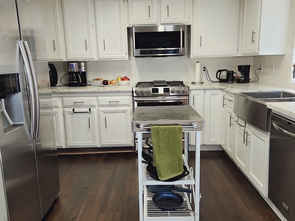 1st image of 4433 Eileen Ln #3