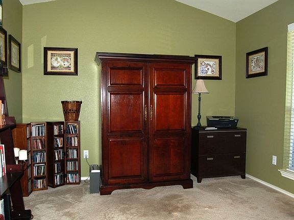 3rd image of 606 Brazos Bend Dr