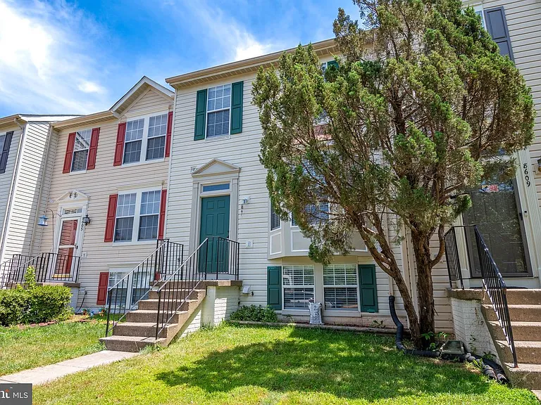 8607 Walcott Ct — Photo 3