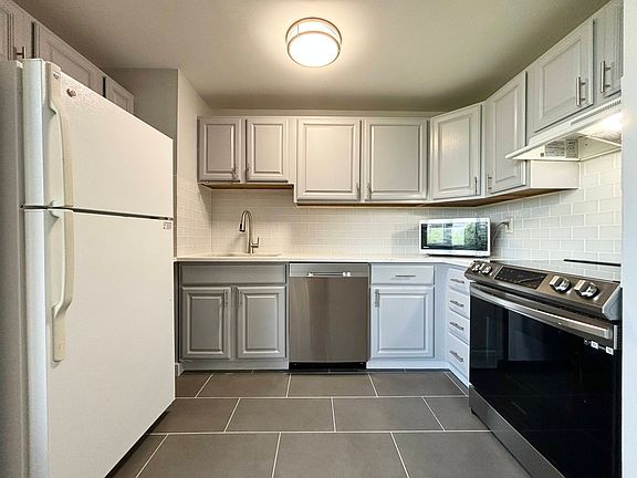 2nd image of 125 Trapelo Rd APT 36