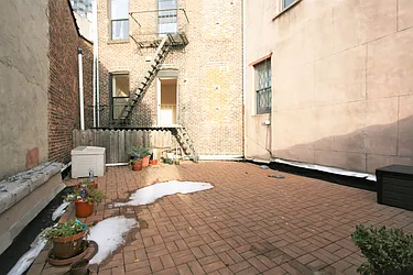 Rented by R New York