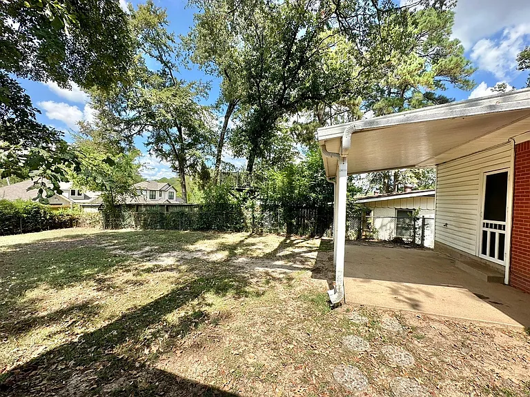 2805 Medina Dr — Photo 18