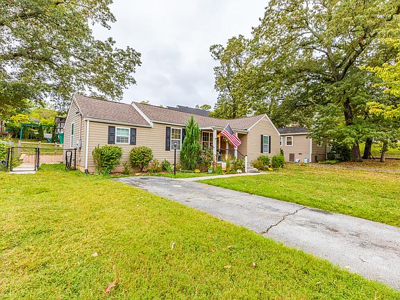 3rd image of 912 Lawson St