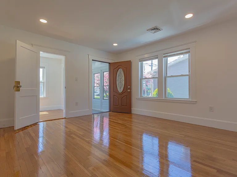 50 Evans St — Photo 2