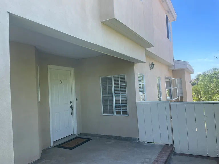 2415 Levante St — Photo 18