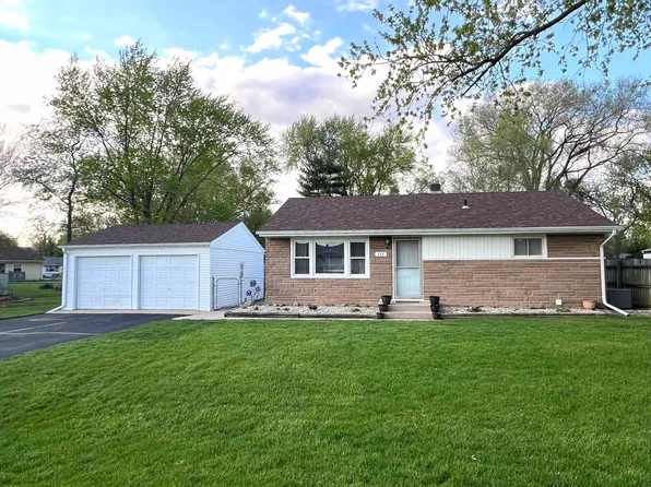 332 Langley Rd, Machesney Park, IL 61115