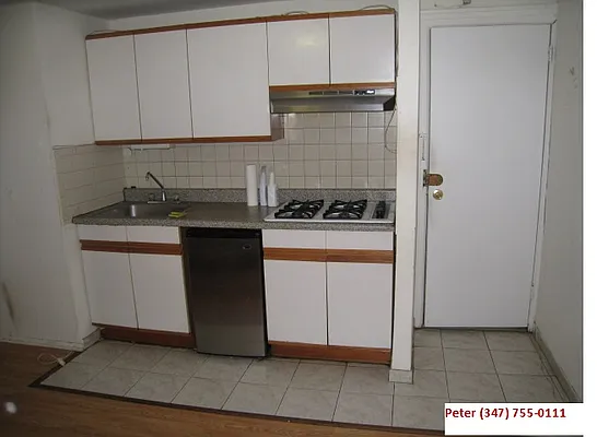 Rented by Alexiou Realty | media 10