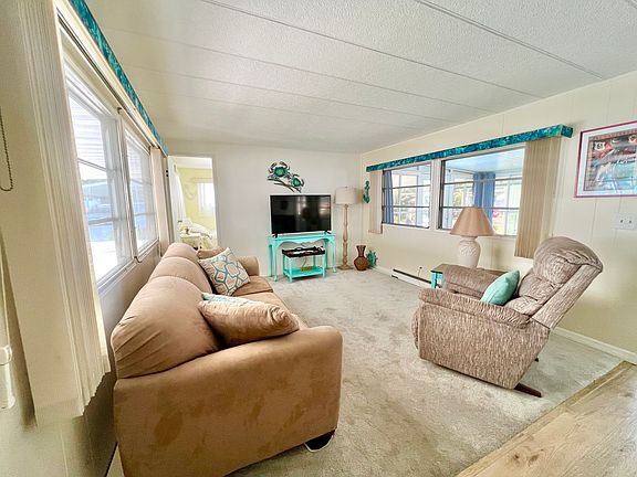 3rd image of 4440 Friendly Harbor St