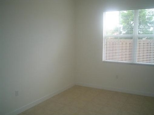 4th image of 8641 NW 111th Ct