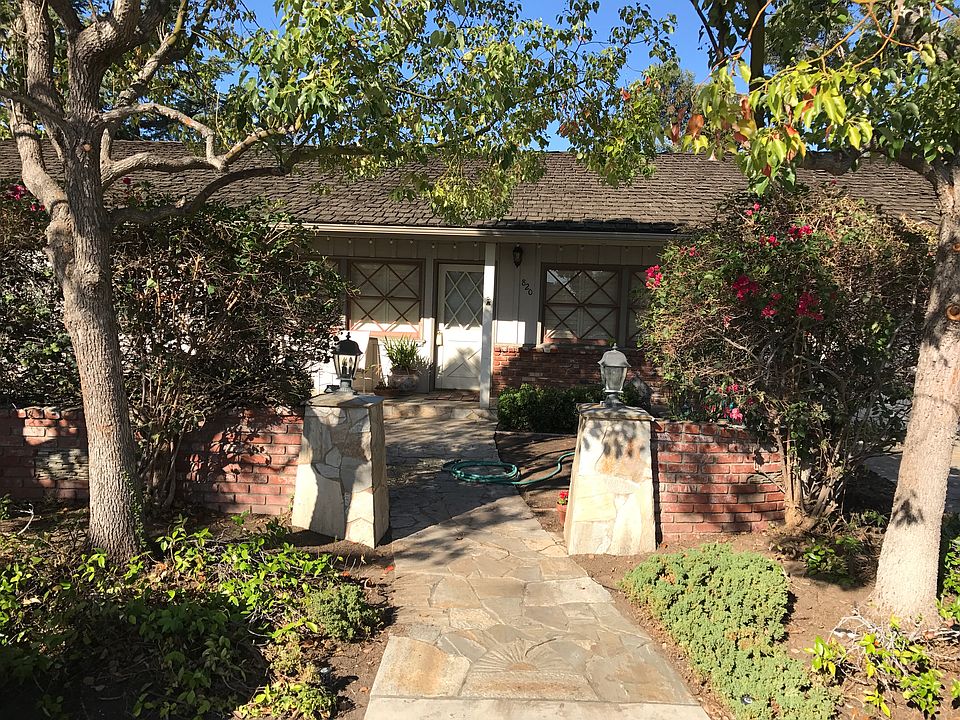 2nd image of 820 Bellaire Ct