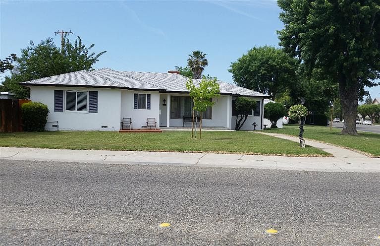 1st image of 231 E 19th St