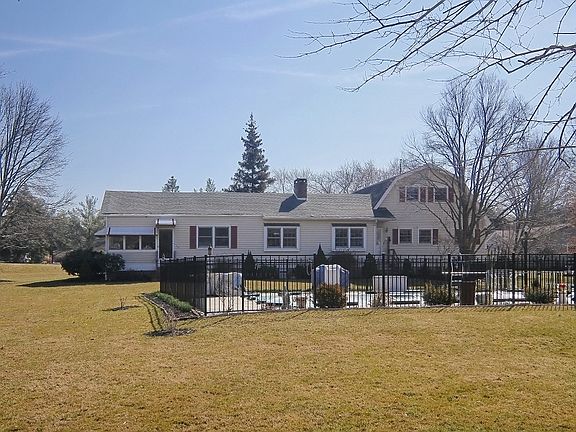 2nd image of 663 Bellerive Ct