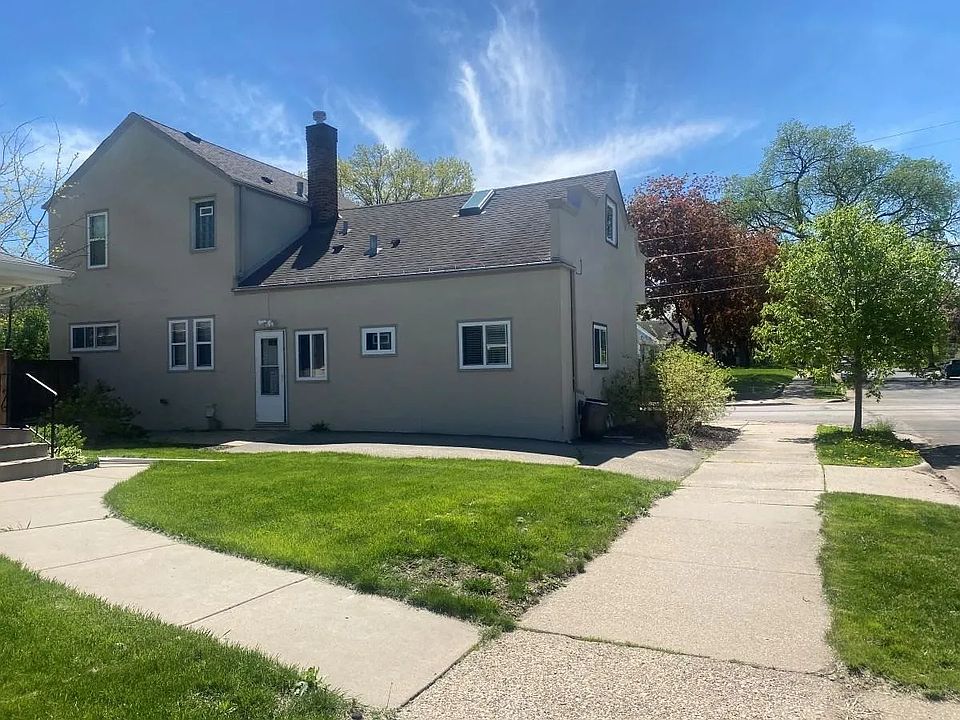 Step into a peaceful, well-maintained property with green space and a quiet neighborhood setting. Unlike large apartment buildings, this duplex offers a more private and comfortable living experience, with easy access and dedicated parking.