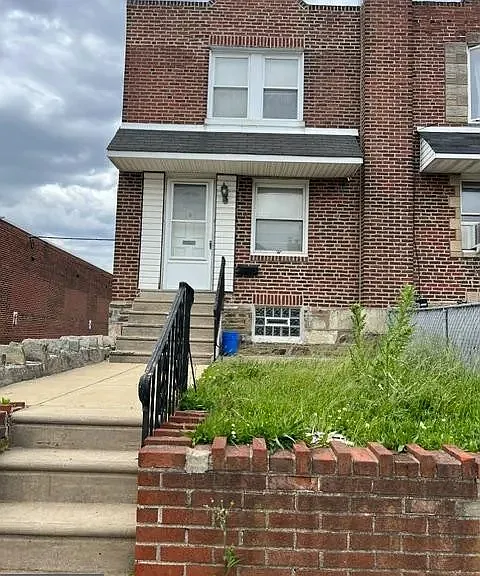 2086 Larue St — Photo 1