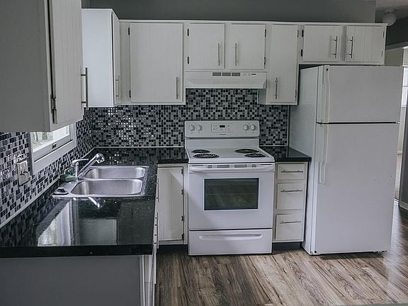 2nd image of 17639 Dogwood Dr