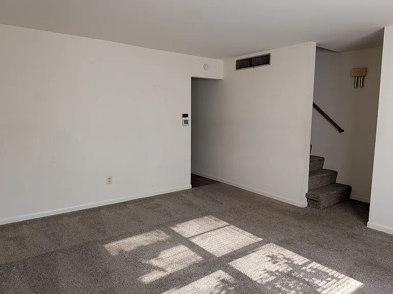 805 S Fairview Rd — Photo 5