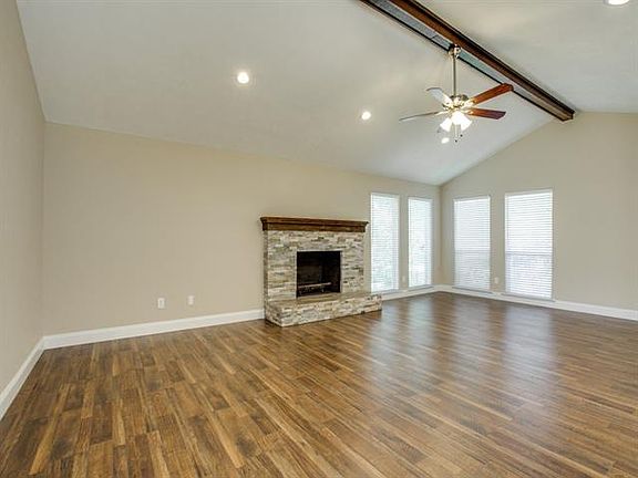 3rd image of 2004 Lake Hill Ln