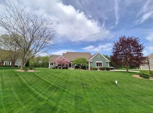 W289N3677 Huntsman Ct, Pewaukee, WI 53072
